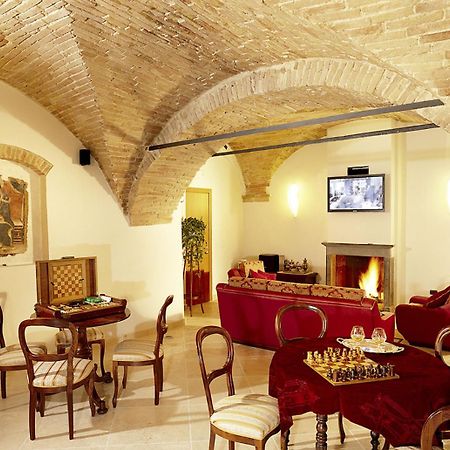 Hotel Italia Foligno Esterno foto