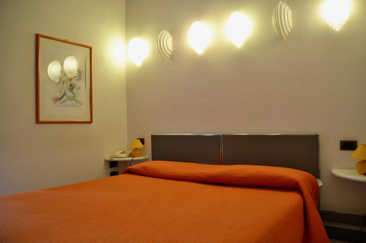 Hotel Italia Foligno Esterno foto