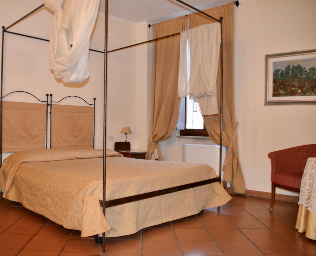 Hotel Italia Foligno Esterno foto