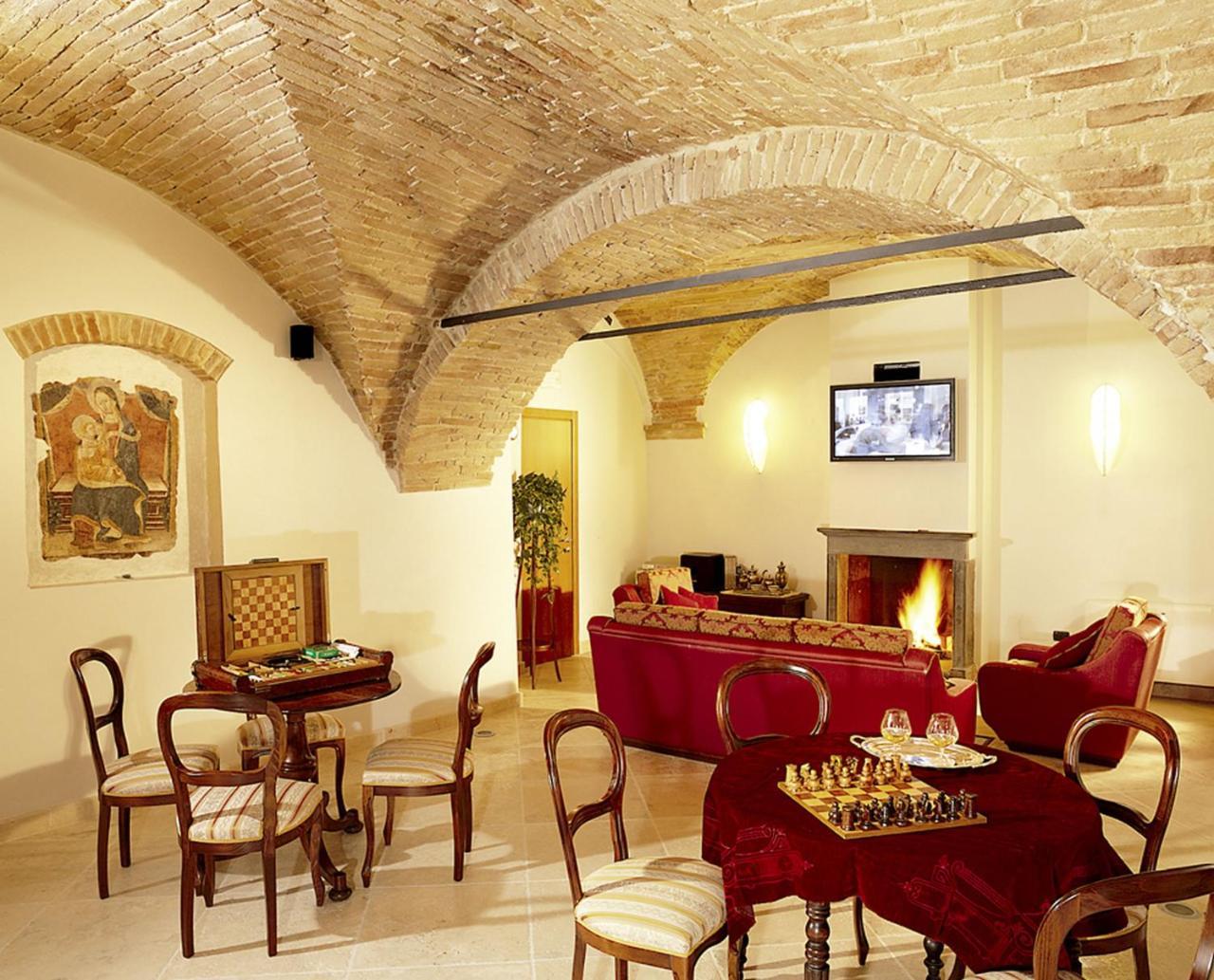 Hotel Italia Foligno Esterno foto