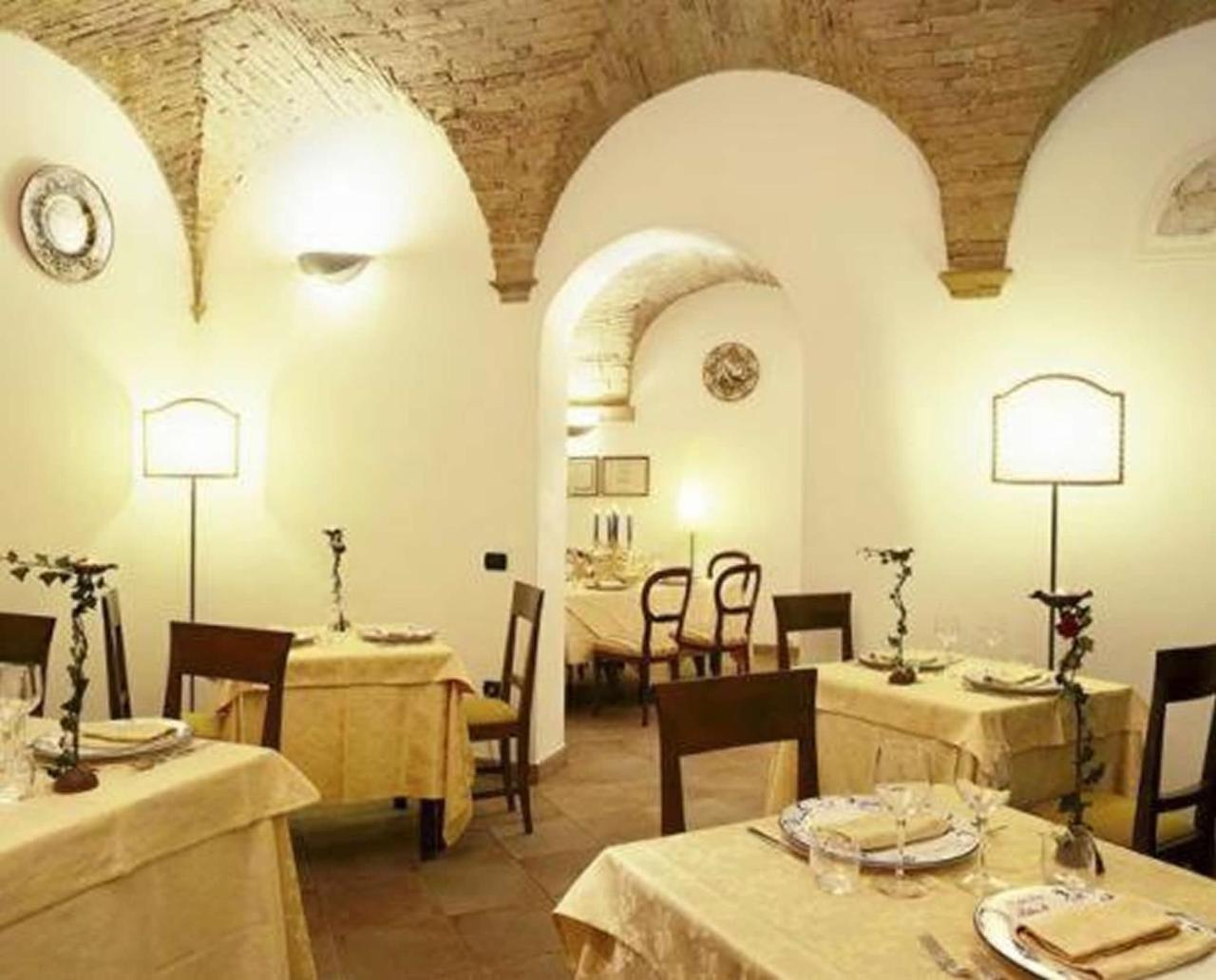 Hotel Italia Foligno Esterno foto