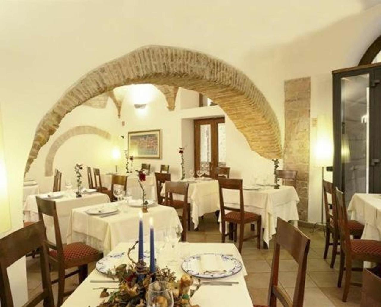 Hotel Italia Foligno Esterno foto