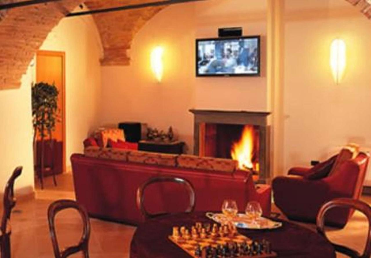 Hotel Italia Foligno Esterno foto