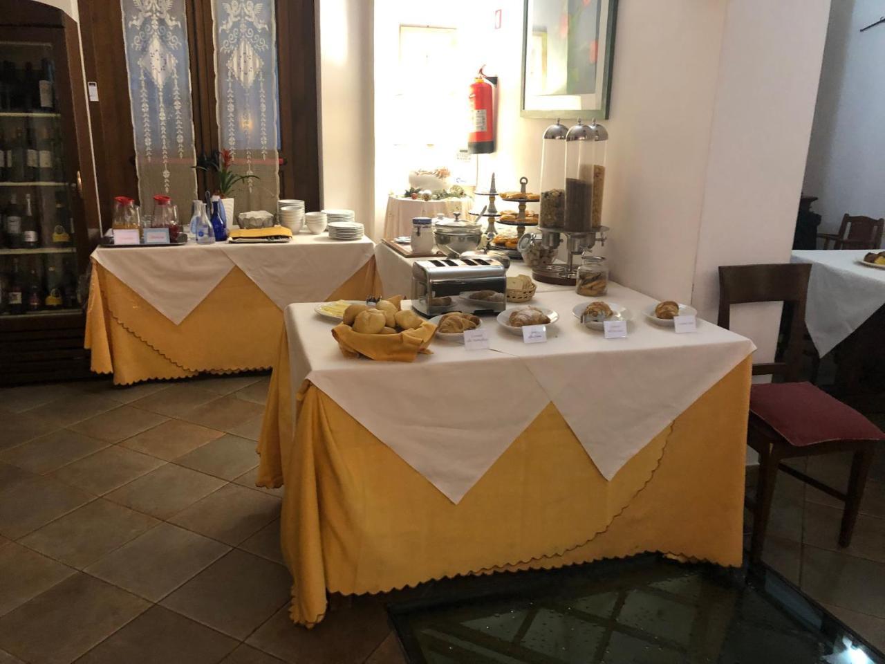 Hotel Italia Foligno Esterno foto