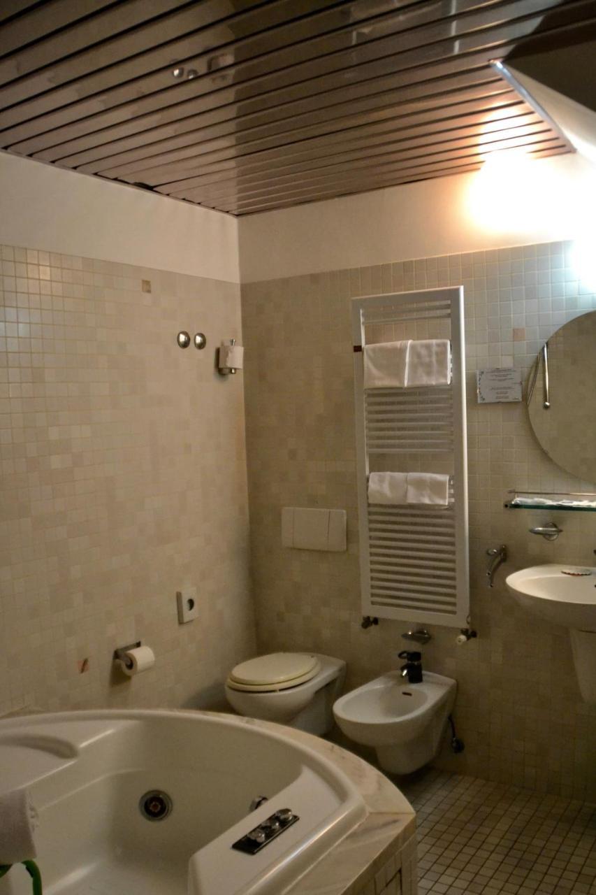 Hotel Italia Foligno Esterno foto