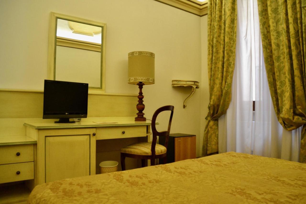Hotel Italia Foligno Esterno foto