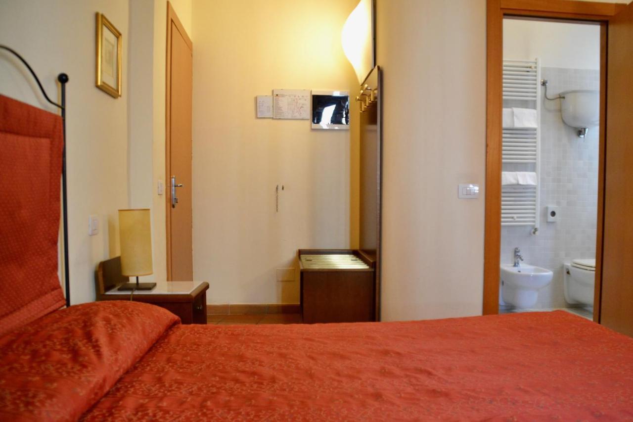 Hotel Italia Foligno Esterno foto